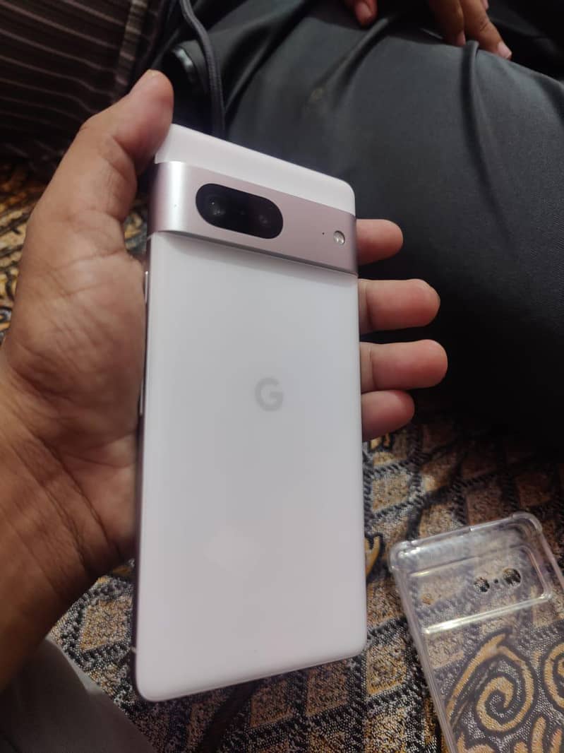 Google Pixel 7 4