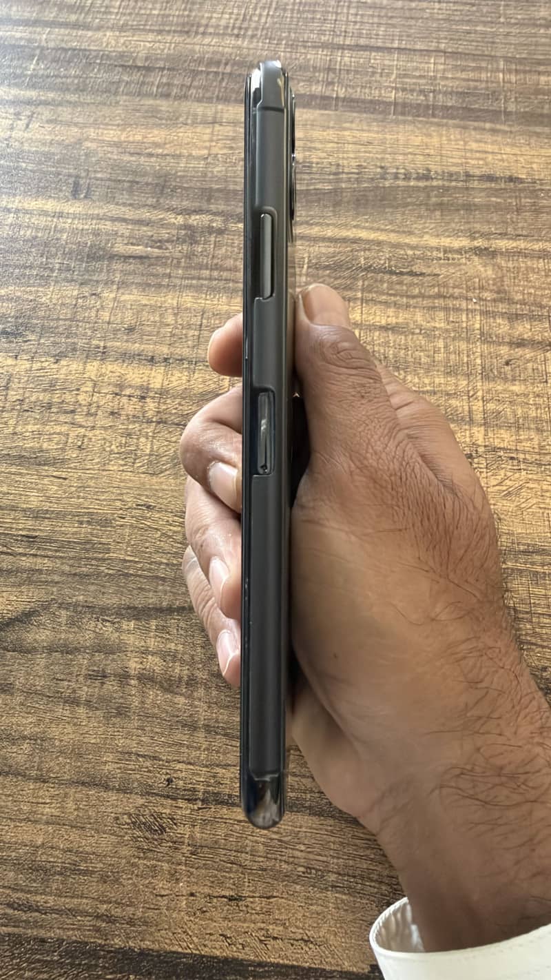 Apple iPhone 11 Pro Max 1