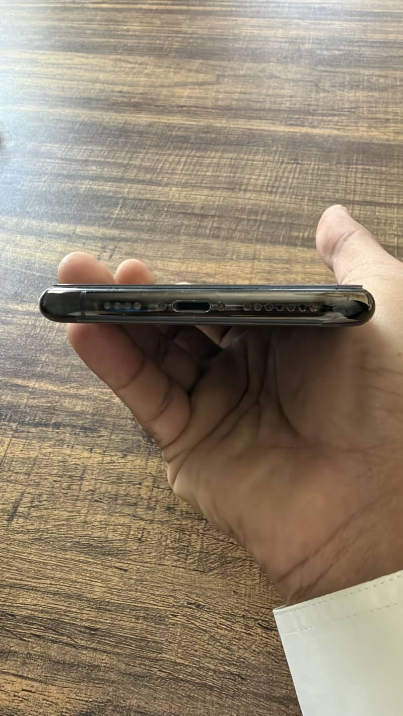 Apple iPhone 11 Pro Max 8