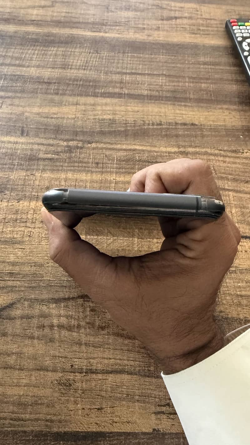 Apple iPhone 11 Pro Max 9