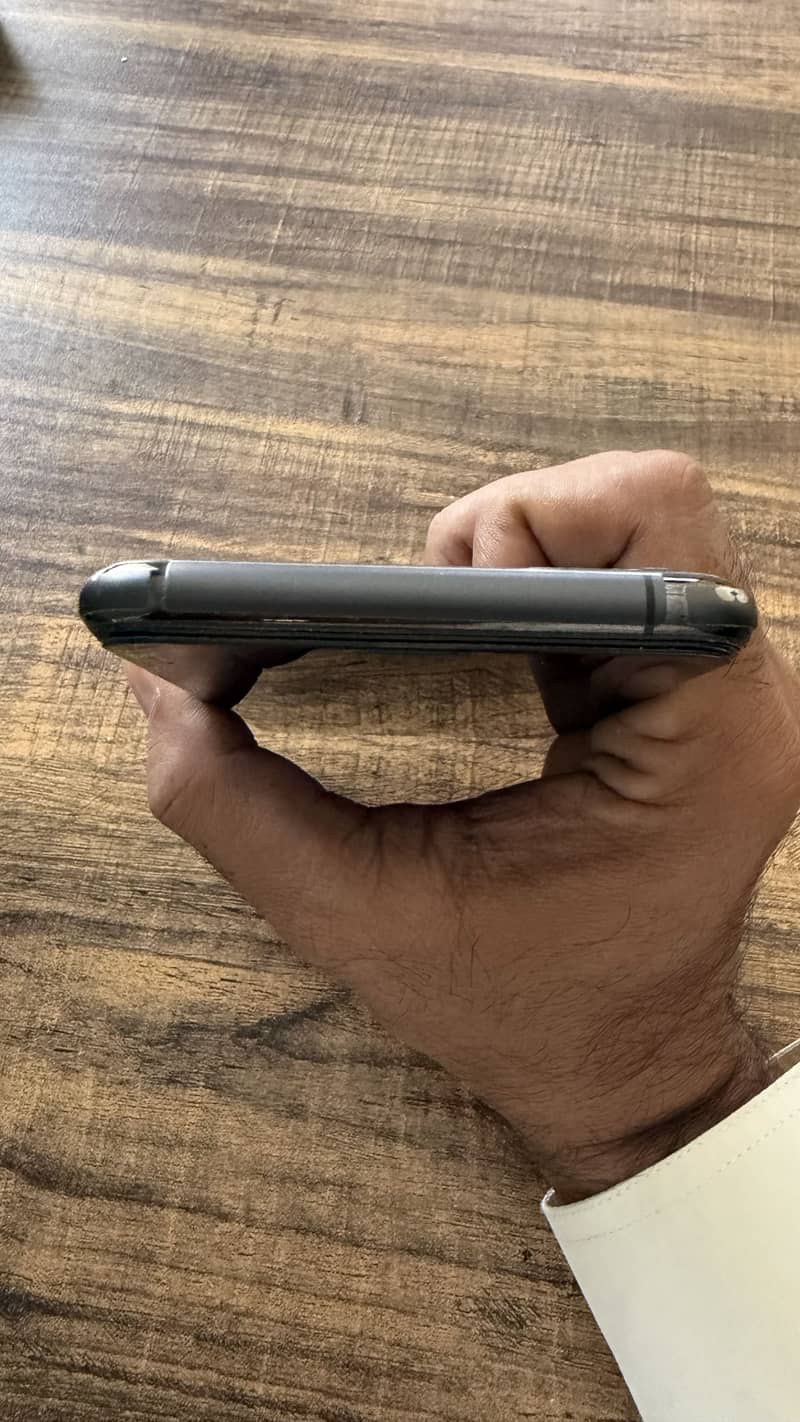 Apple iPhone 11 Pro Max 10