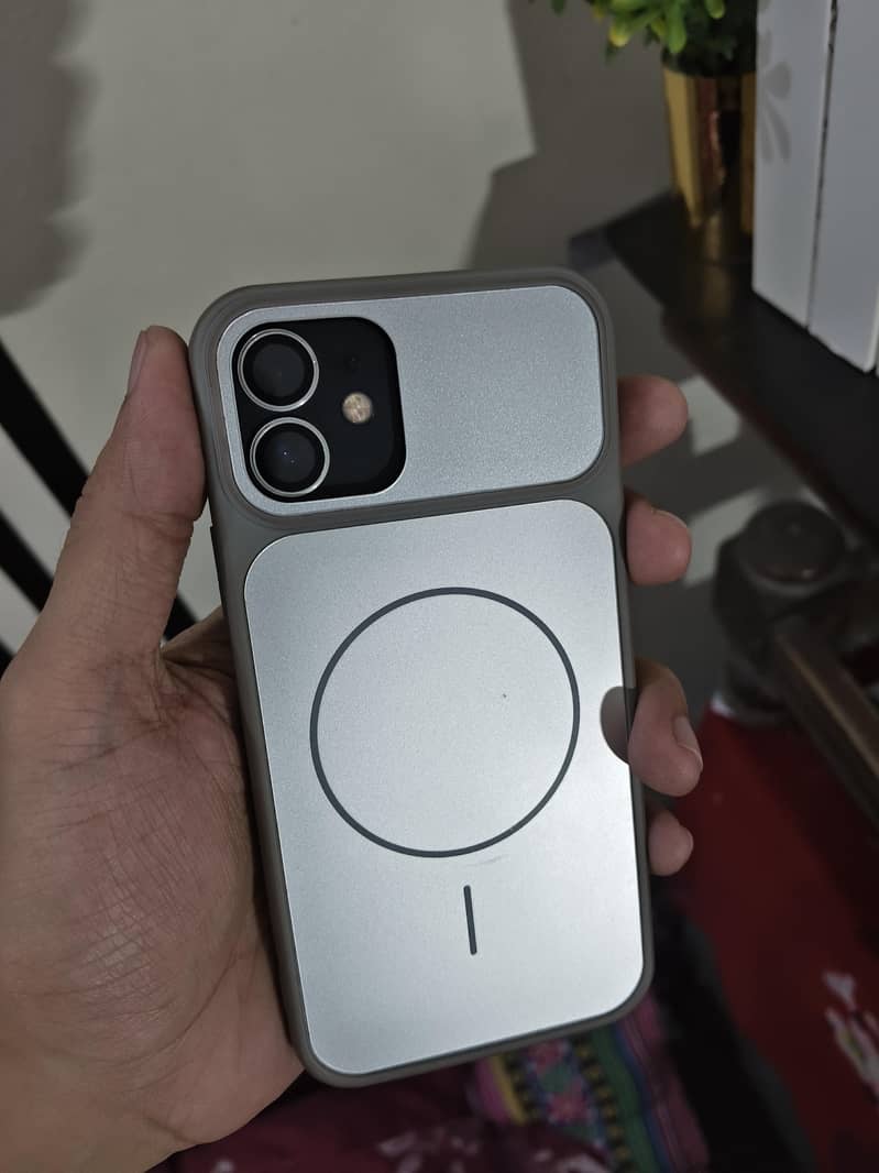 Apple iPhone 12 6