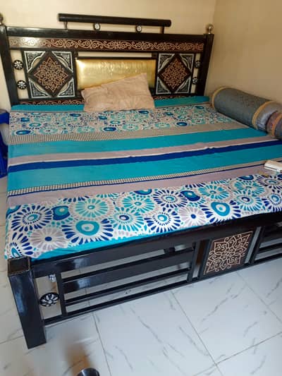 Iron bed and 3 dor Woodrow almari