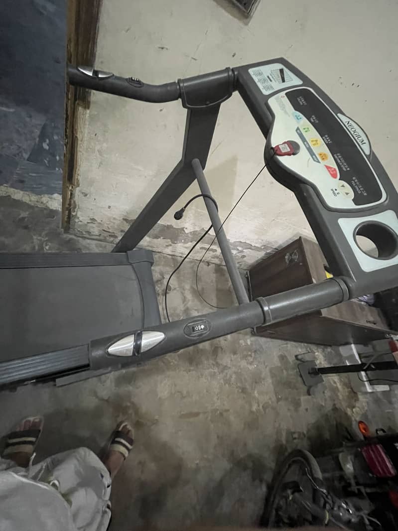 Electric treadmill 1
