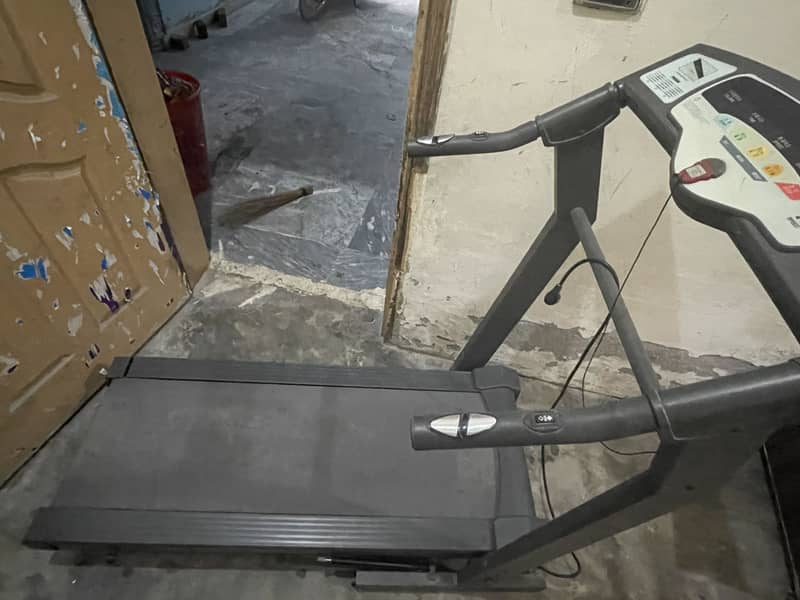 Electric treadmill 4