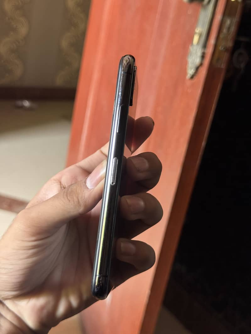 Apple iPhone X 6
