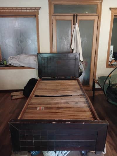 Single used bed.