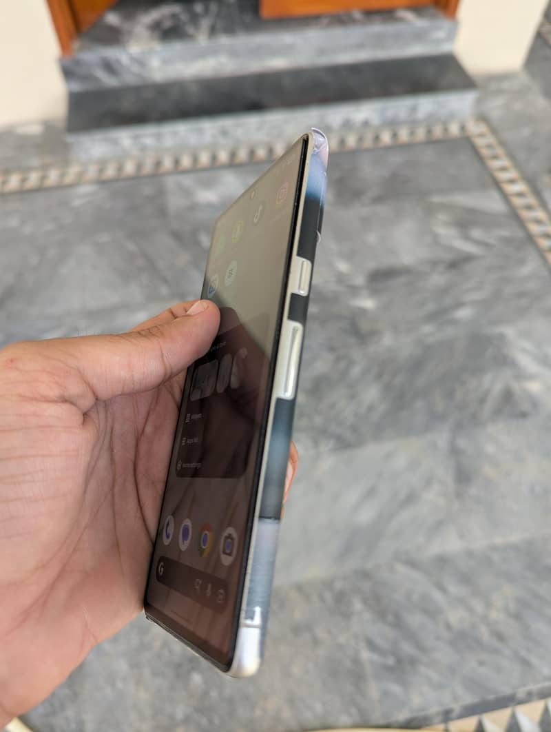 Google Pixel 7 4