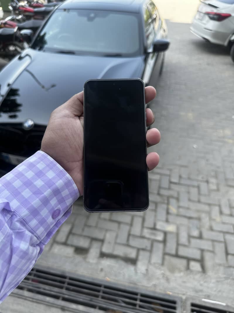 Google Pixel 8 4