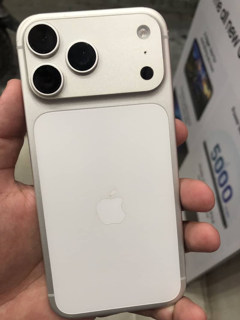 Apple iPhone 17 Pro Max 0