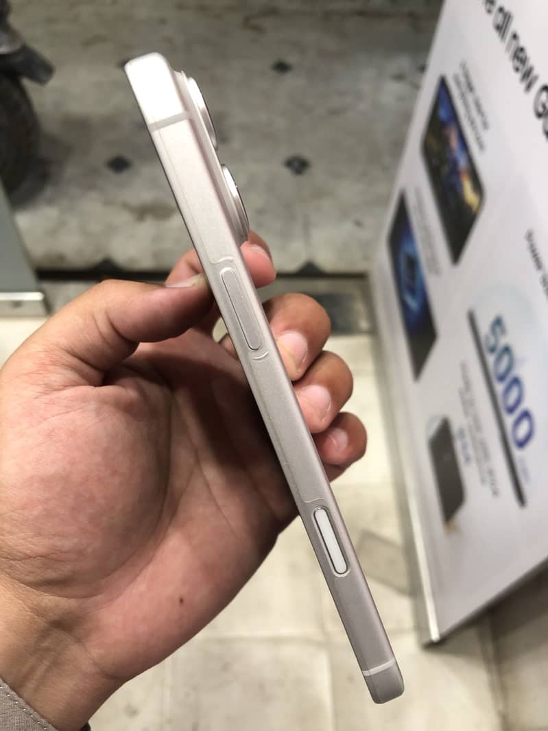 Apple iPhone 17 Pro Max 1