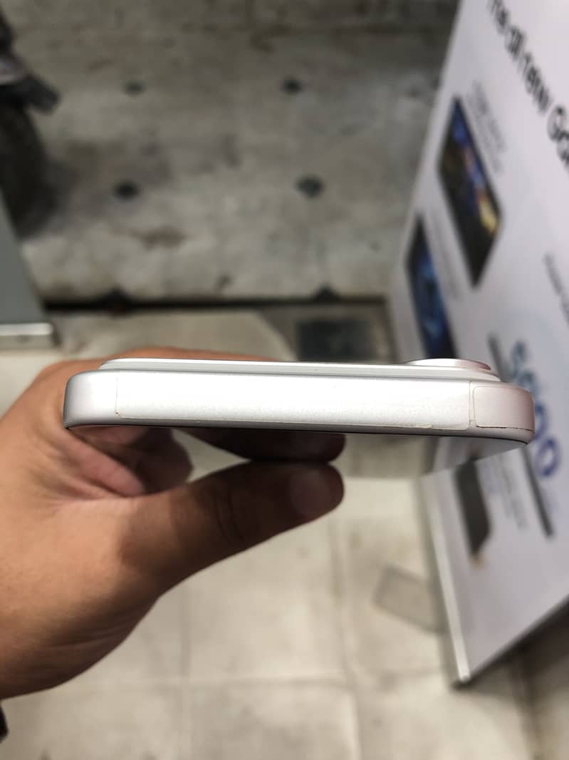 Apple iPhone 17 Pro Max 2
