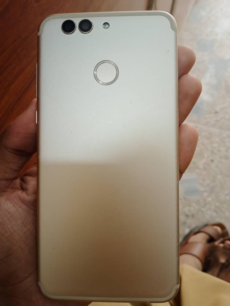 Huawei Nova 2 Plus 0