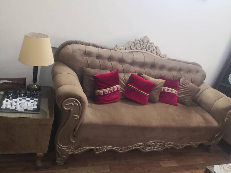 3+2 sofaset+ 3 tables 1, centre table, 2 side tables 0