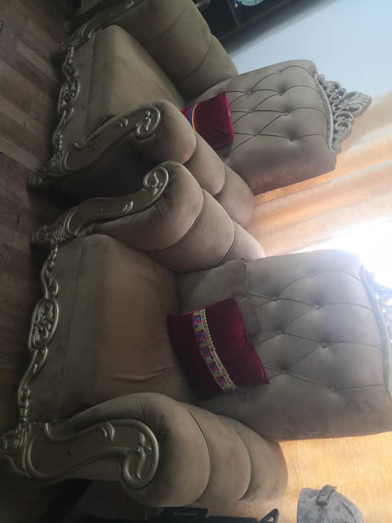 3+2 sofaset+ 3 tables 1, centre table, 2 side tables 1