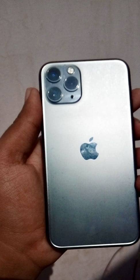 Apple iPhone 11 Pro 3