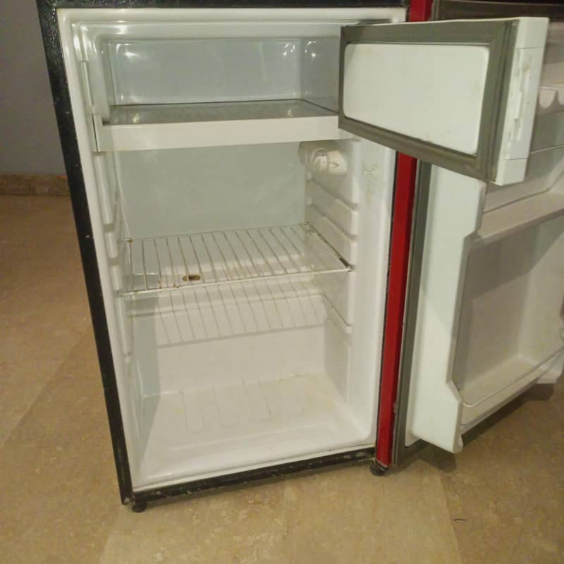 Dawlance Mini Refrigerator 2