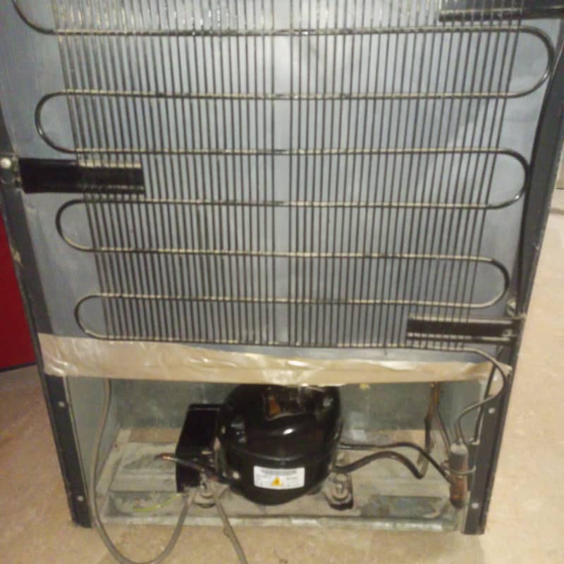 Dawlance Mini Refrigerator 4