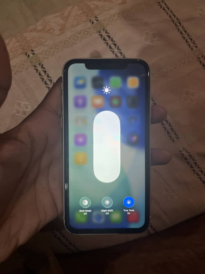 Apple iPhone 11 4