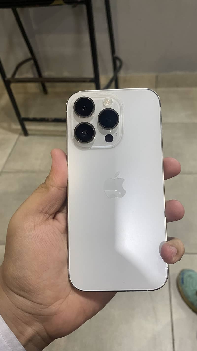 Apple iPhone 14 Pro 4