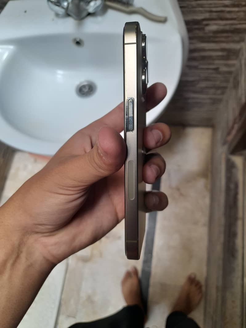 Apple iPhone 14 Pro 2