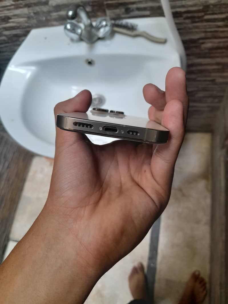 Apple iPhone 14 Pro 3