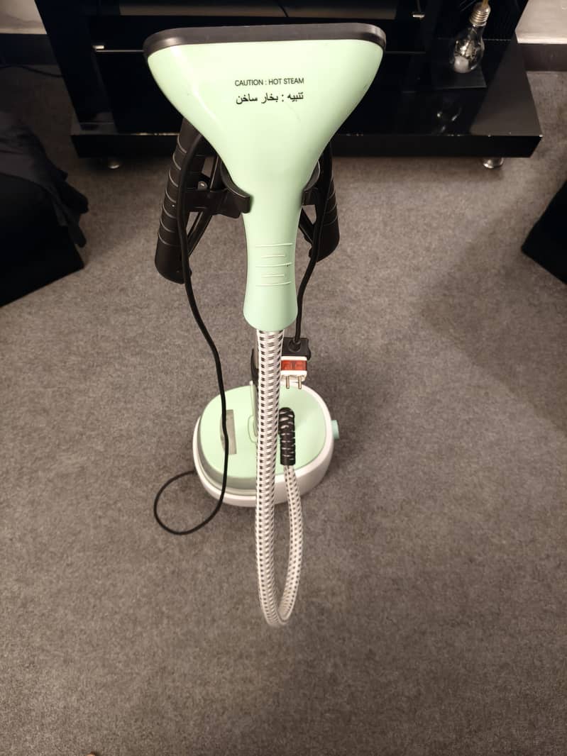 Steamer for clothes 1