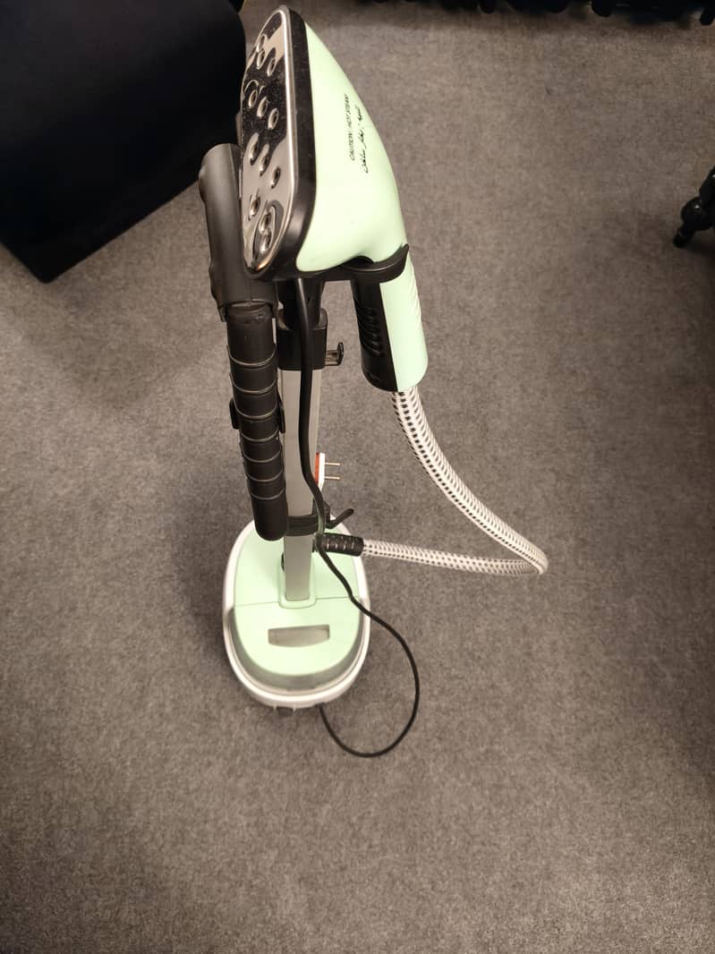 Steamer for clothes 2