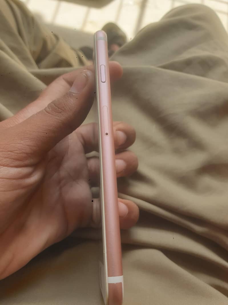 Apple iPhone 6S 1