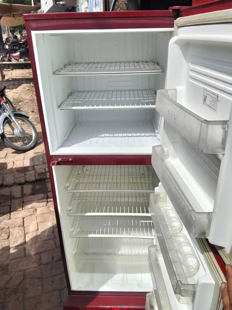 Refrigerator  . ok 1