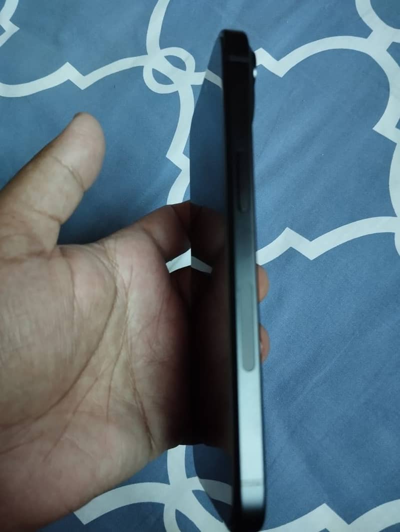Apple iPhone 15 JV 4