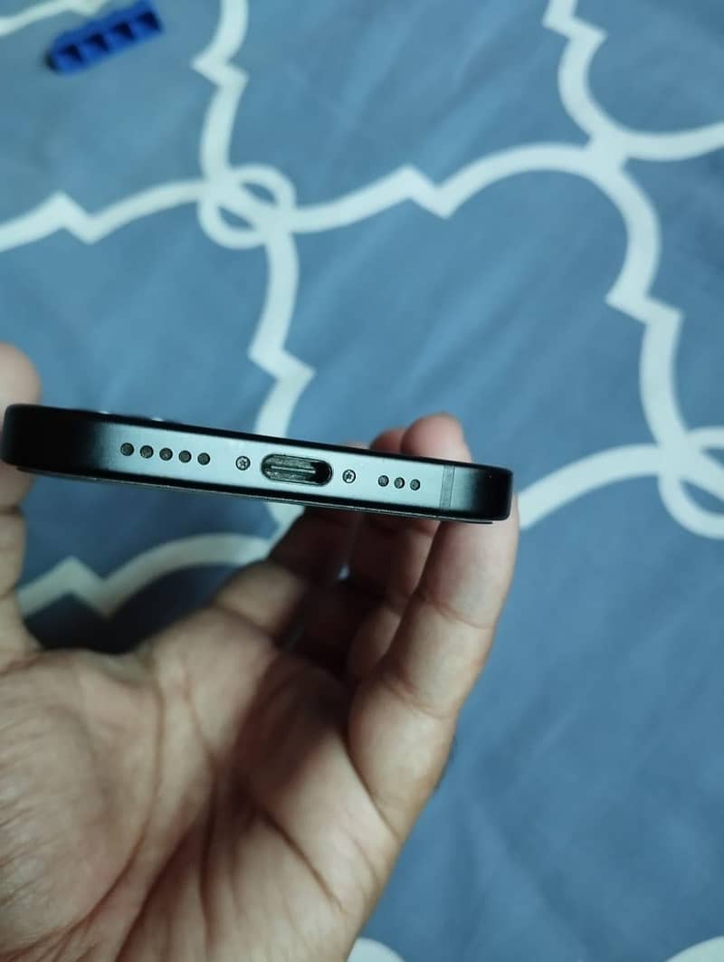 Apple iPhone 15 JV 5