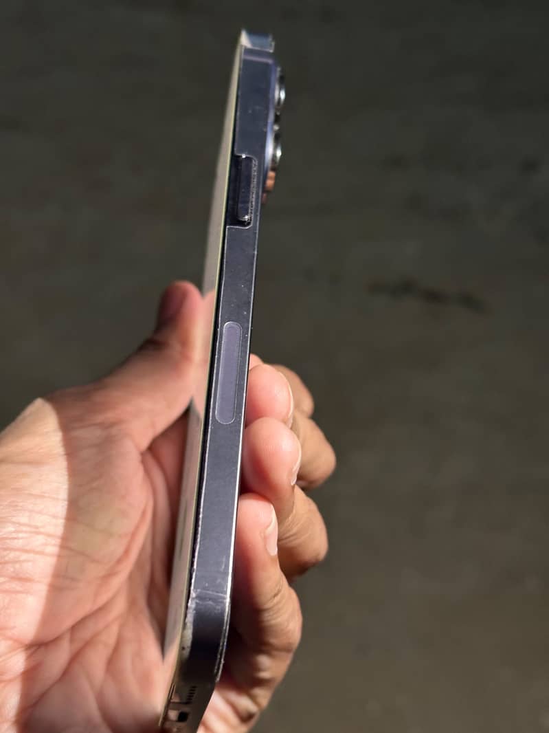 Apple iPhone 14 Pro Max 0