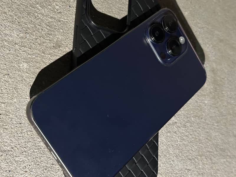 Apple iPhone 14 Pro Max 4