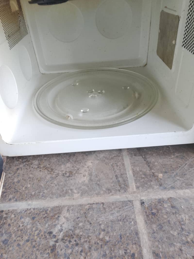 Dawlance microwave 1