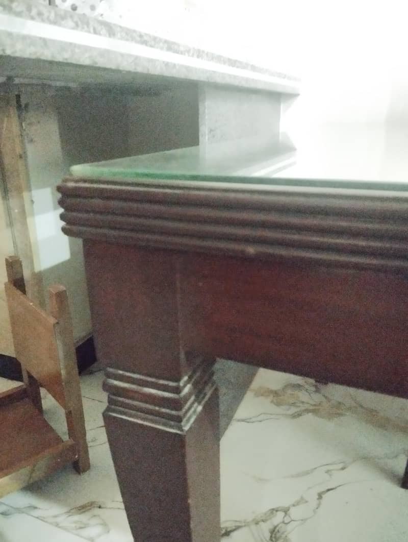 6 seater Dining Table 3