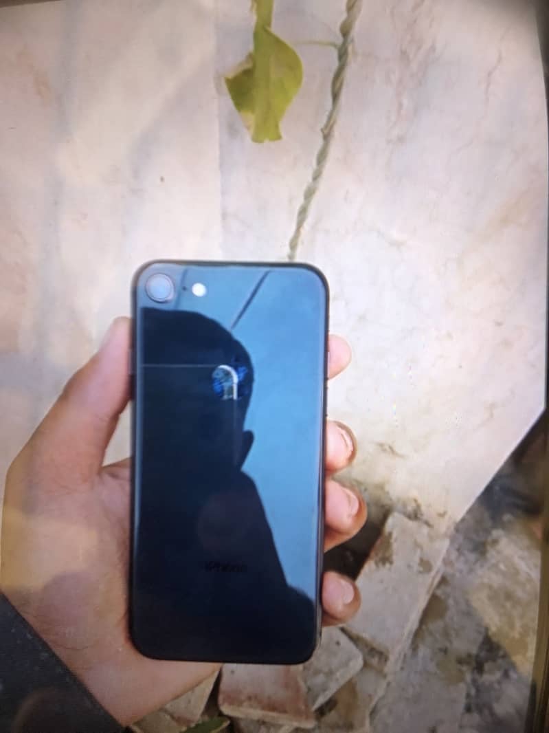 Apple iPhone 8 4