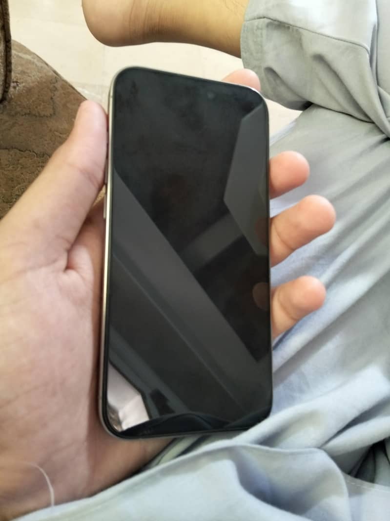 Apple iPhone 15 Pro 1