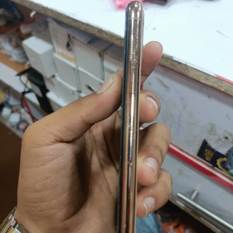 Apple iPhone 11 Pro 2