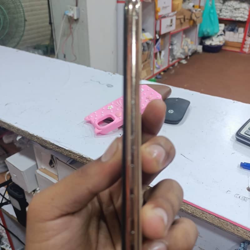 Apple iPhone 11 Pro 3