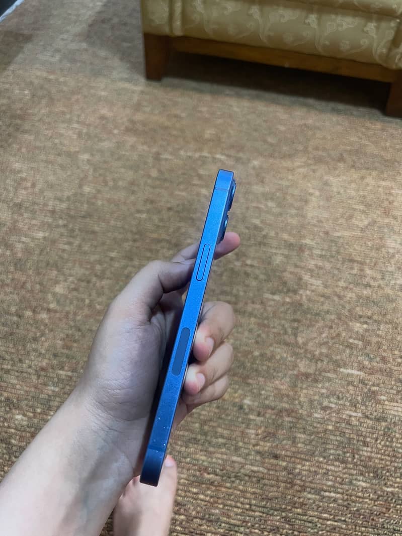 Apple iPhone 13 1