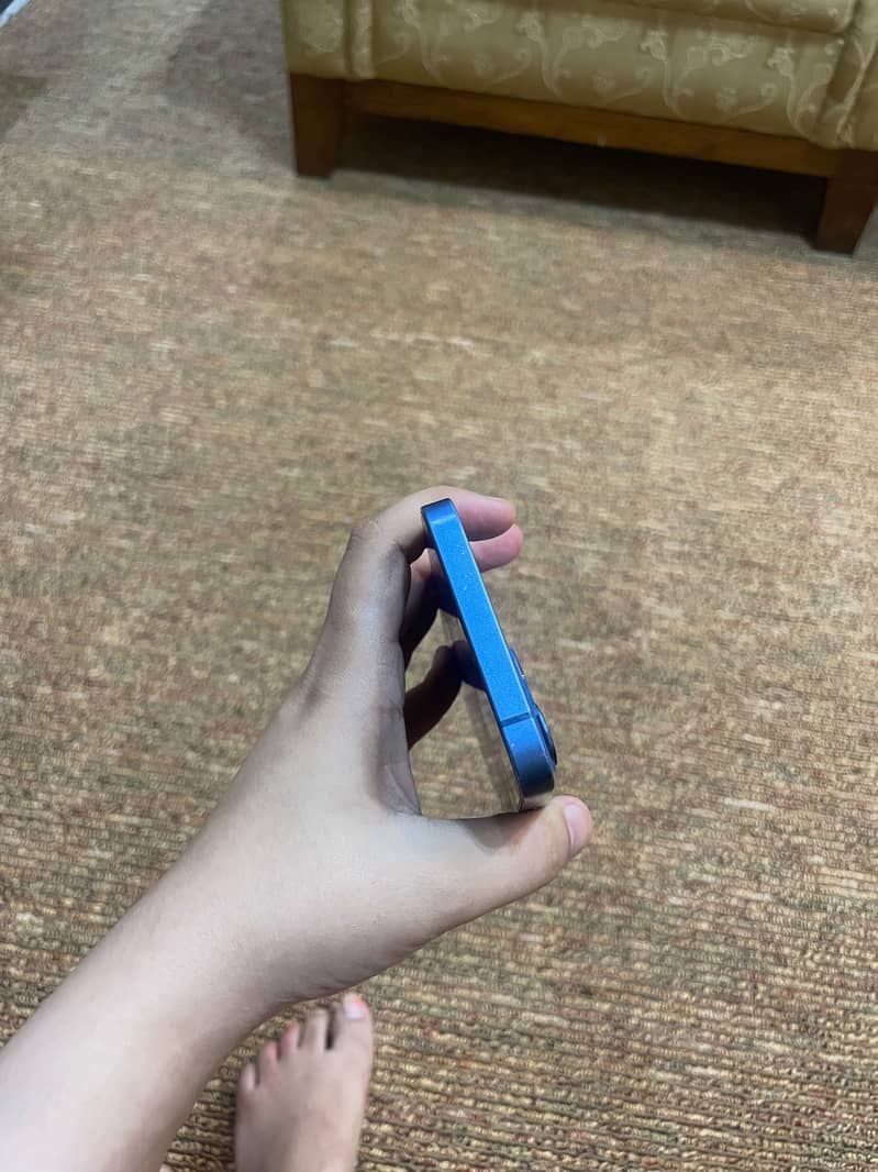 Apple iPhone 13 6