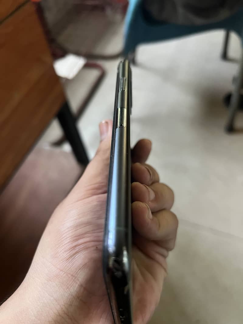 Apple iPhone 11 Pro Max 3