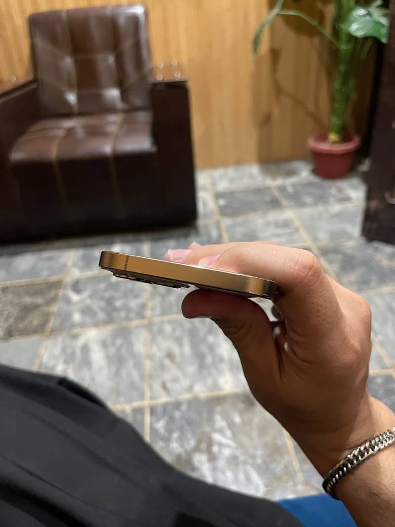 Apple iPhone 12 Pro Max 7
