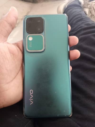 Vivo V30