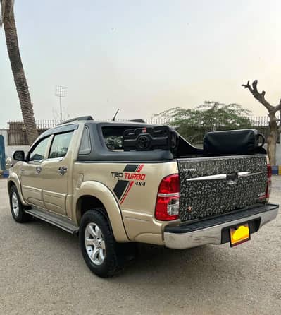 Toyota Hilux vigo champ 2013 ( 4x4 ) superb condation