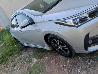 Toyota Corolla GLI 2017 (Automatic)