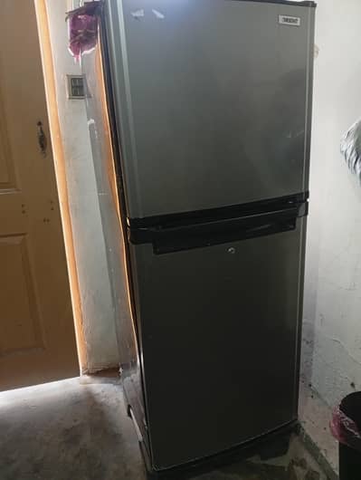 Refrigerator For Sale – Excellent Condition | Fully Working