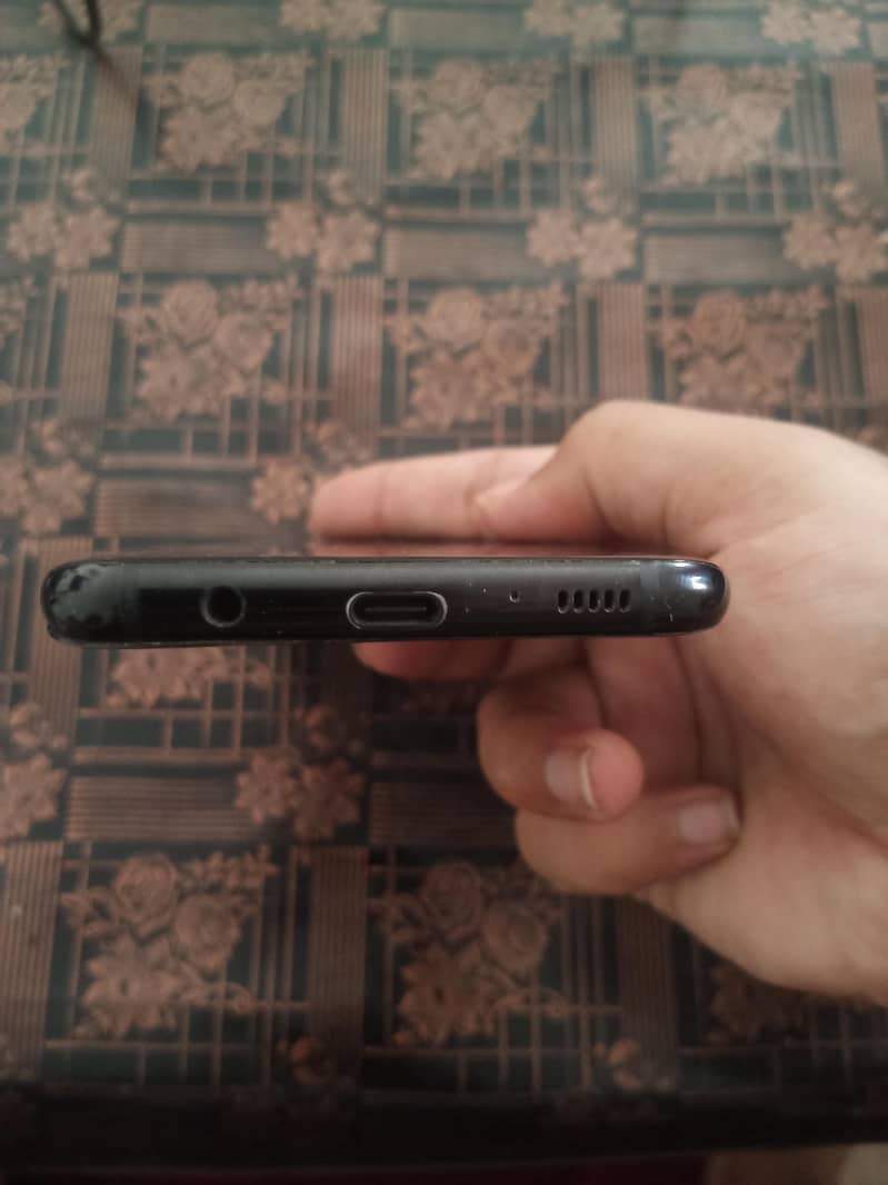 Samsung Mobile S8 Plus 3