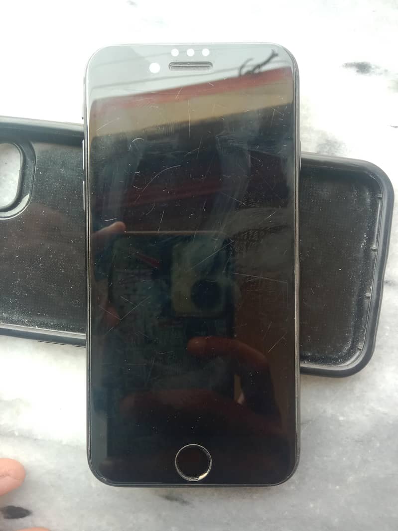 Apple iPhone 8 1